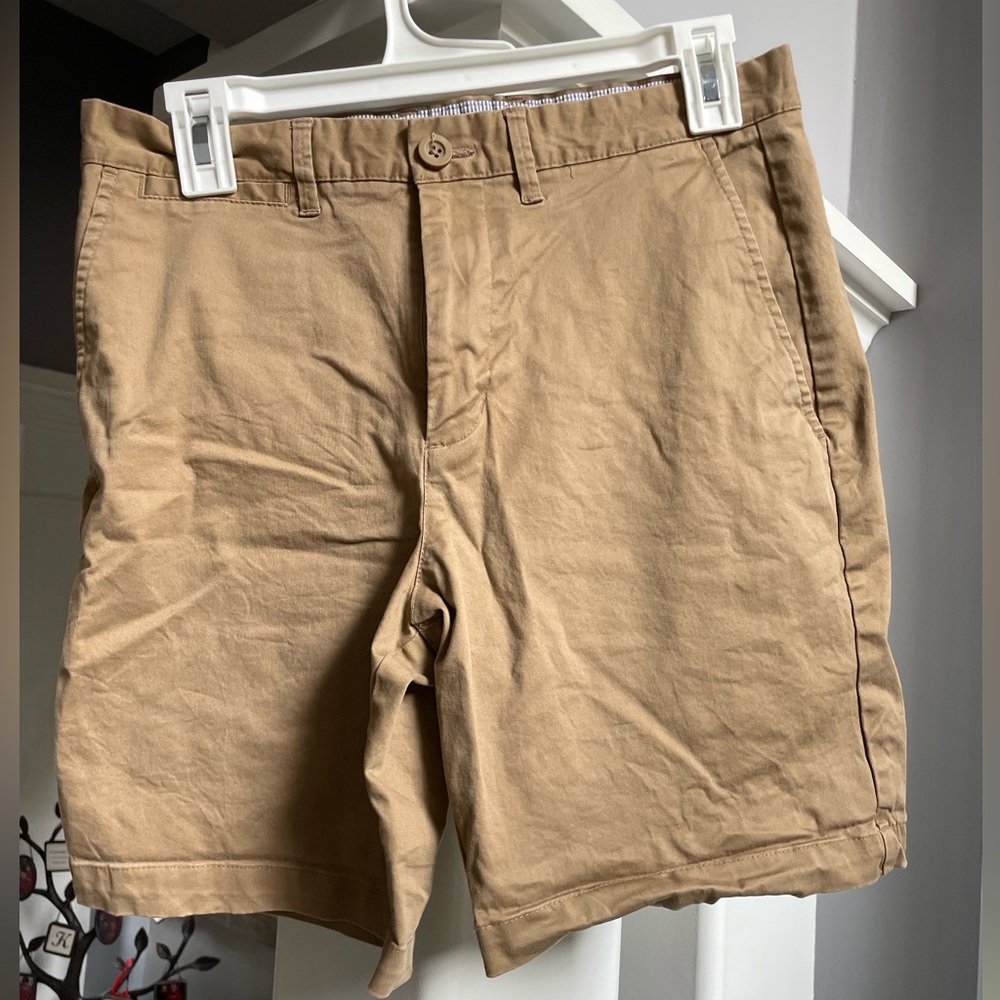 Like New Merona men’s shorts size 30 waist khak soft material side/back pockets